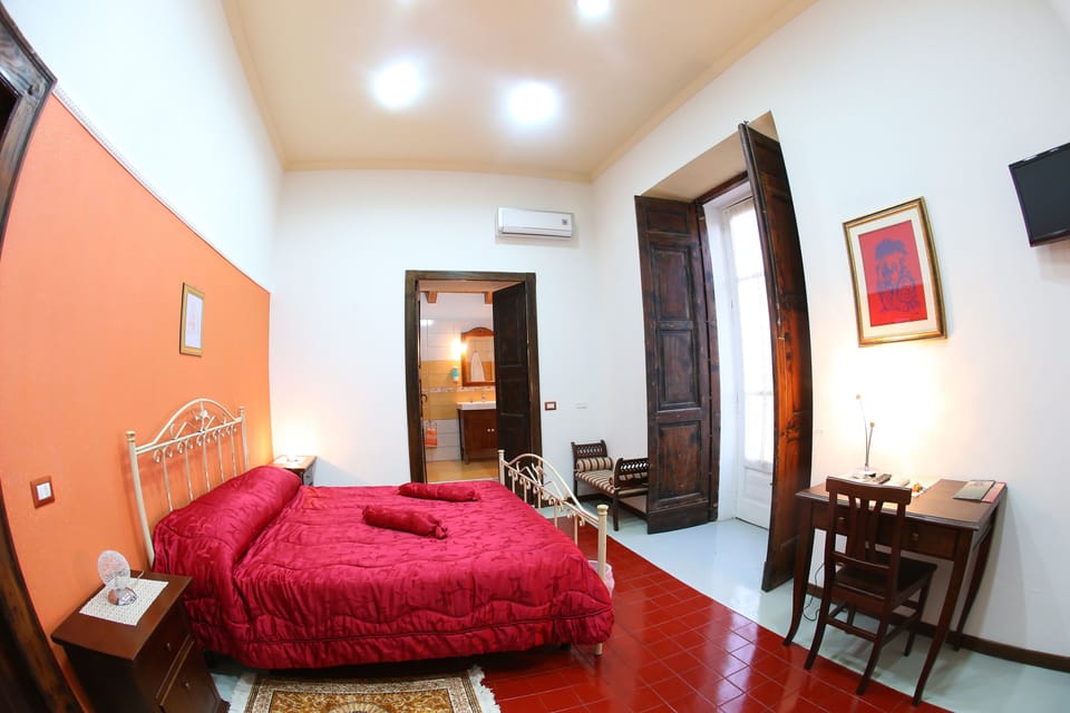 Standard Double Room | Desk, iron/ironing board, free cribs/infant beds, rollaway beds