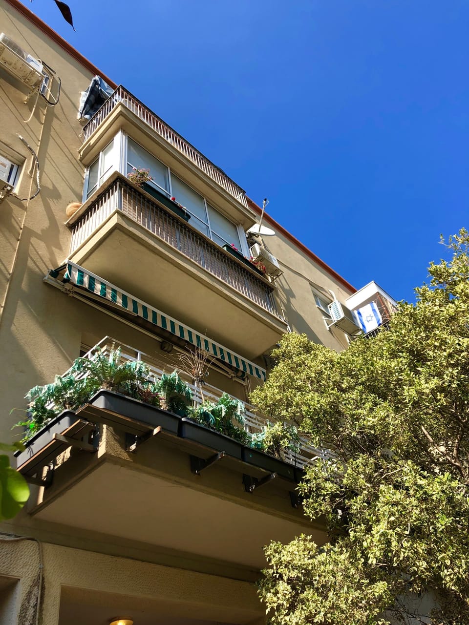 Relax & Sunny near Beach by FeelHome Apartment in Tel Aviv-Yafo
