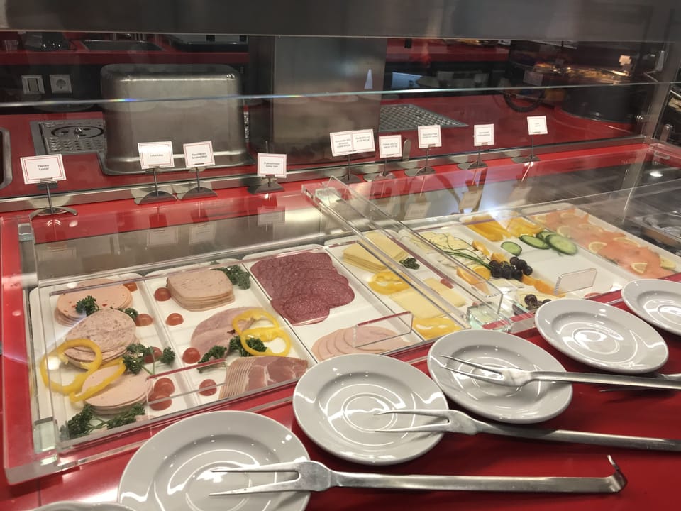 Free daily buffet breakfast
