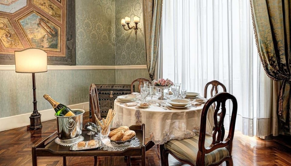 Apartment, 3 Bedrooms | In-room dining