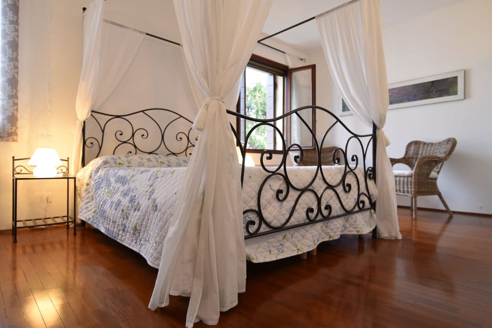 Triple Room | In-room safe, free cribs/infant beds, travel crib, free WiFi
