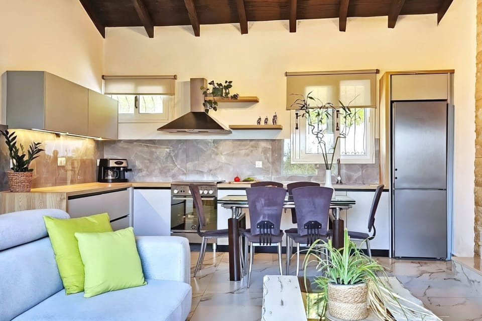 Family Villa, 4 Bedrooms, Private Pool | Private kitchen