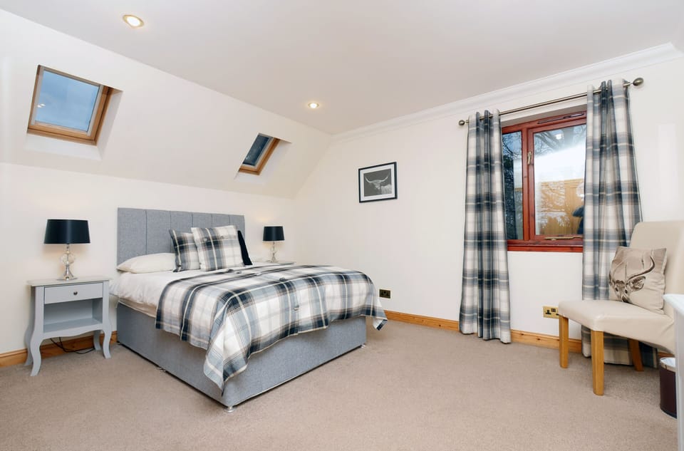 Deluxe Double Room | Individually decorated, individually furnished, desk, laptop workspace