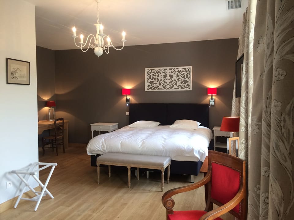 Deluxe Double or Twin Room, Private Bathroom (Grand Cour)