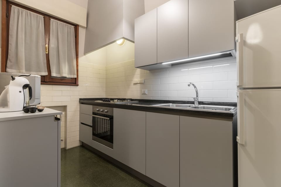 Apartment, 2 Bedrooms | Private kitchen | Full-size fridge, microwave, oven, stovetop