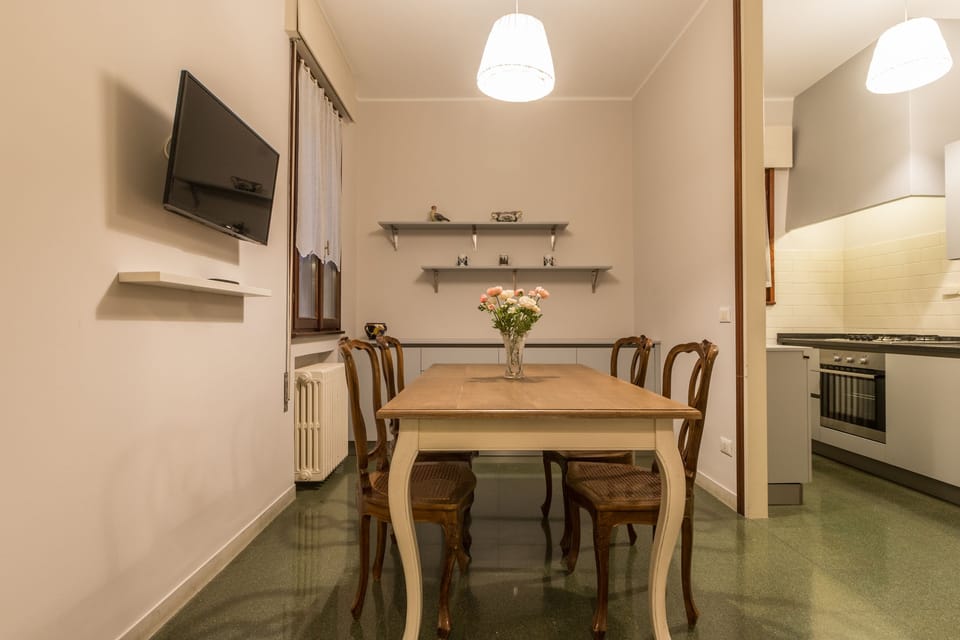 Apartment, 2 Bedrooms | In-room dining