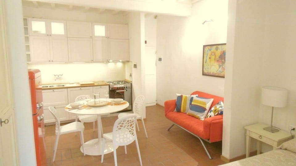 Studio | Living area | TV
