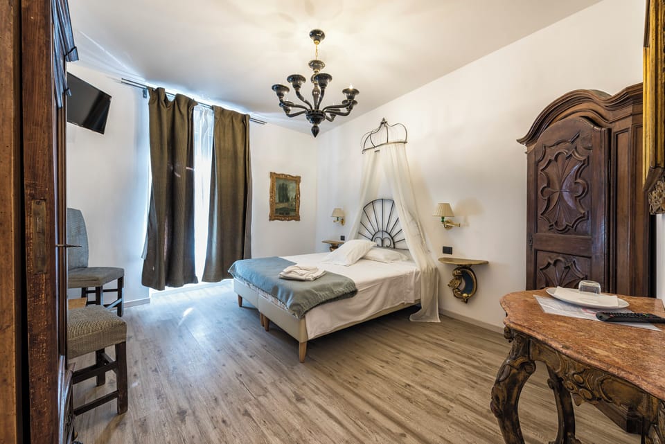 Premium bedding, soundproofing, free WiFi