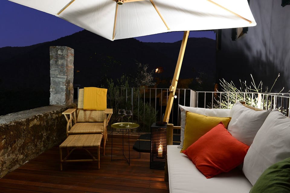 Superior Suite, 1 Queen Bed, Kitchenette, Garden View | Terrace/patio