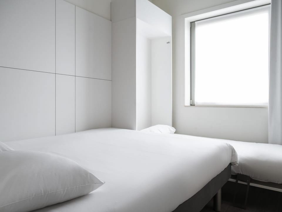 Double Room, Multiple Beds | Desk, free cribs/infant beds, free WiFi, bed sheets