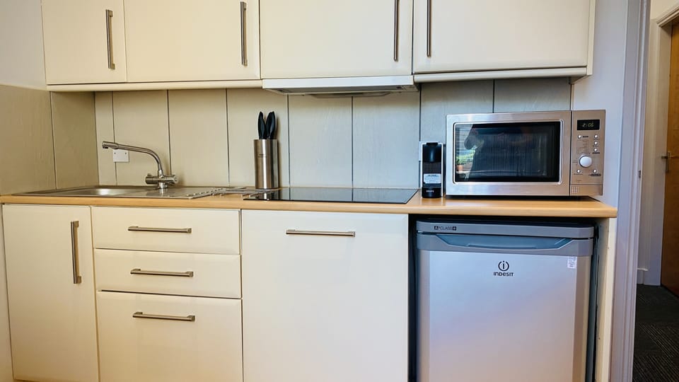 City Apartment, 2 Bedrooms | Private kitchen