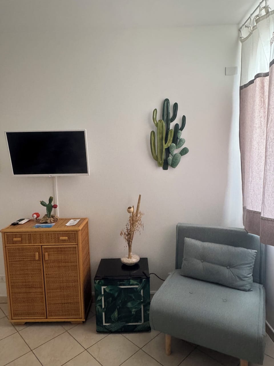 Exclusive Double Room, 1 Queen Bed | Premium bedding, memory foam beds, soundproofing, free WiFi