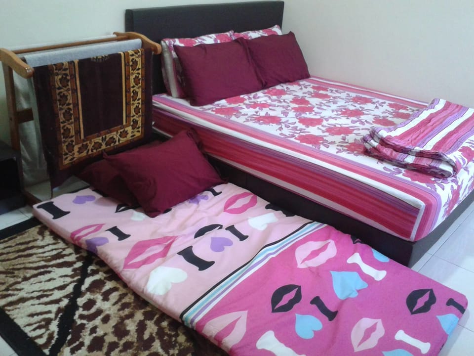 Deluxe Villa, 4 Bedrooms, Garden View, Garden Area | Premium bedding, in-room safe, desk, iron/ironing board