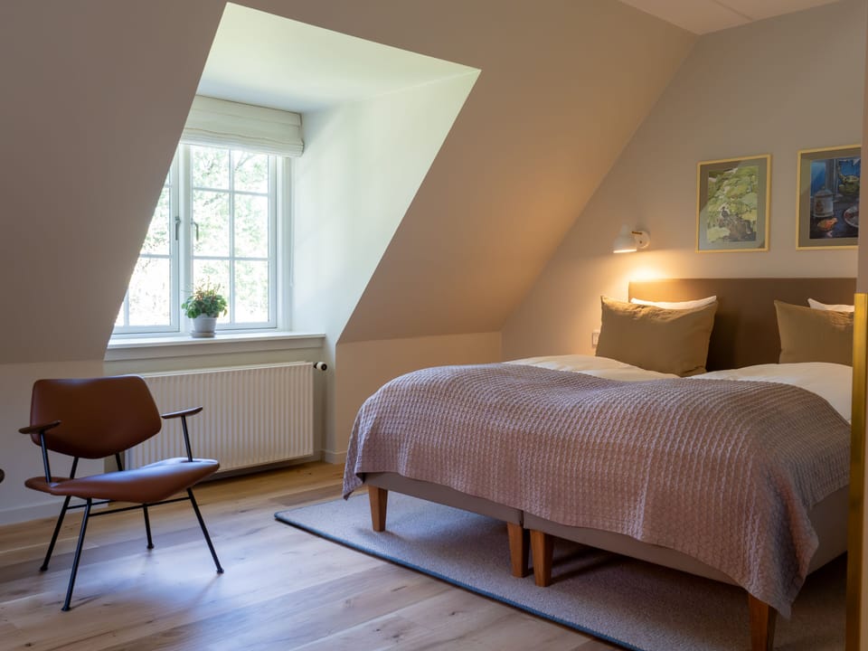 Premium bedding, down comforters, pillowtop beds, individually furnished