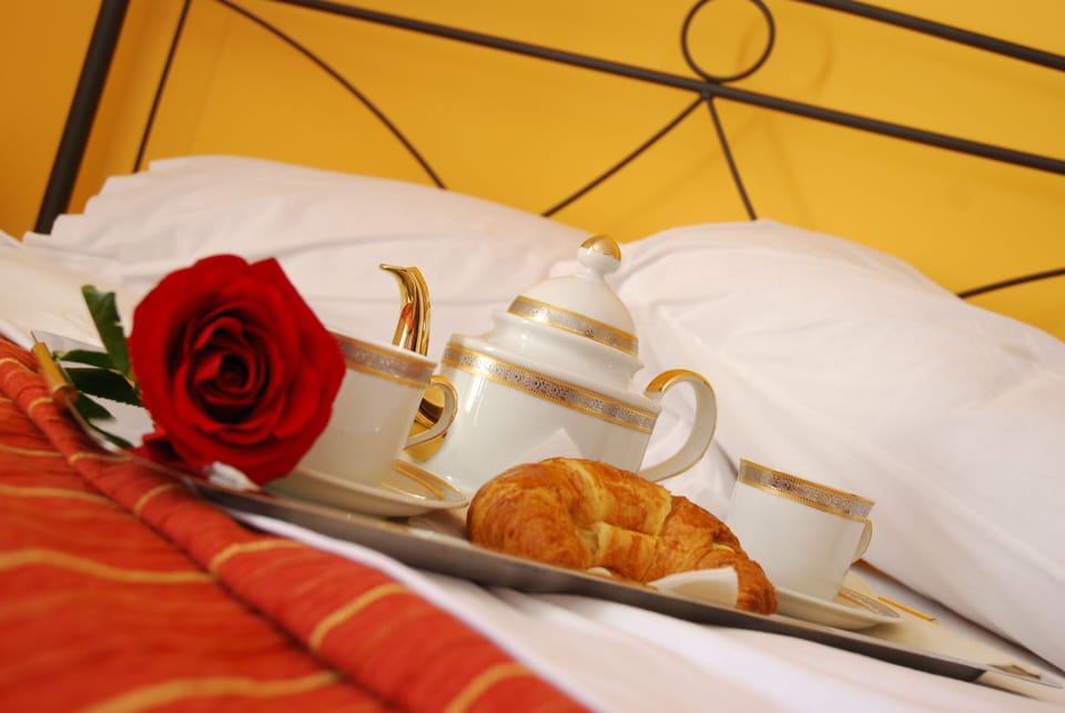 Comfort Triple Room | Room service - dining