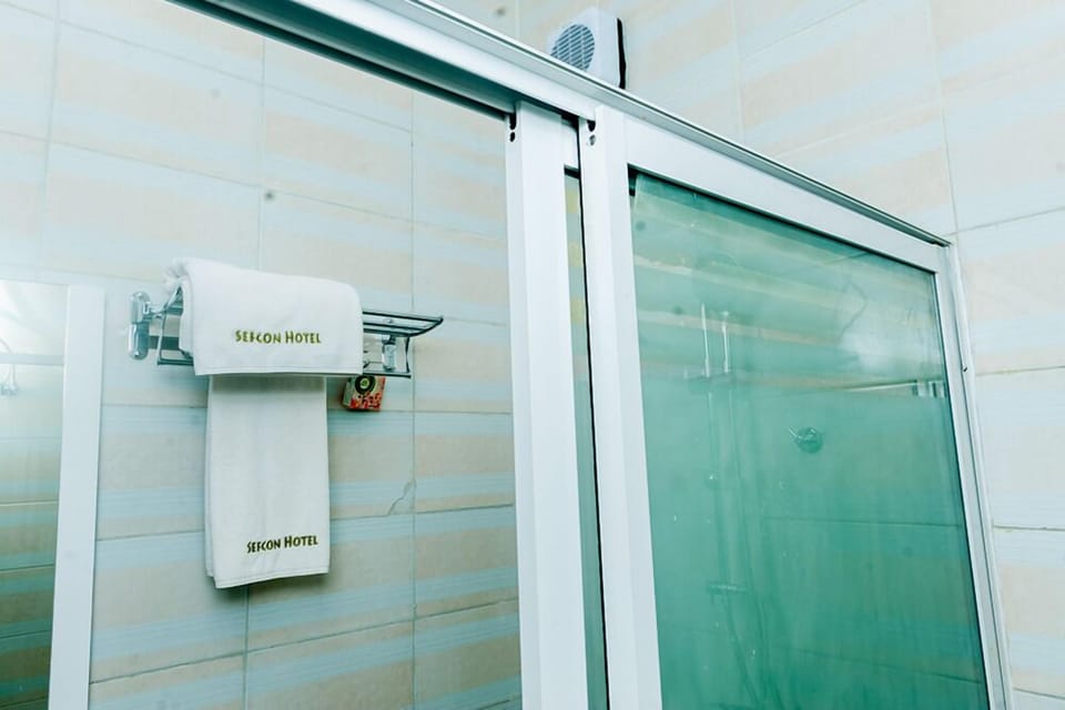 Bathroom shower