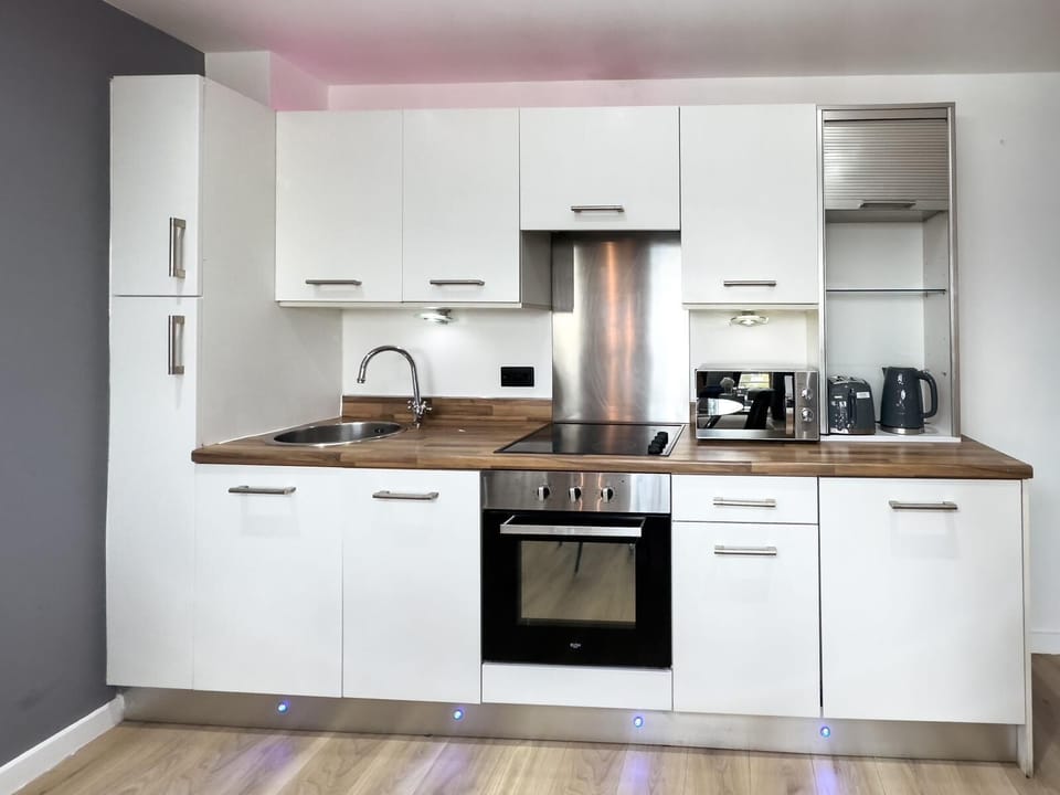 Superior Apartment, Private Bathroom (Occupancy 4 ) | Shared kitchen