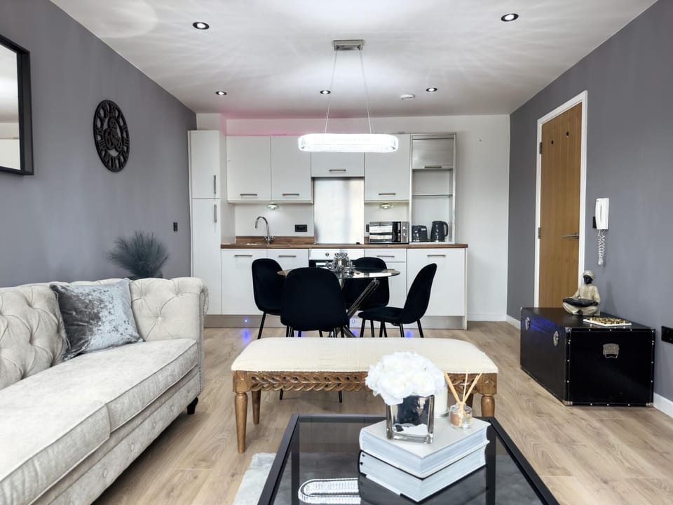 Superior Apartment, Private Bathroom (Occupancy 4 ) | Lounge