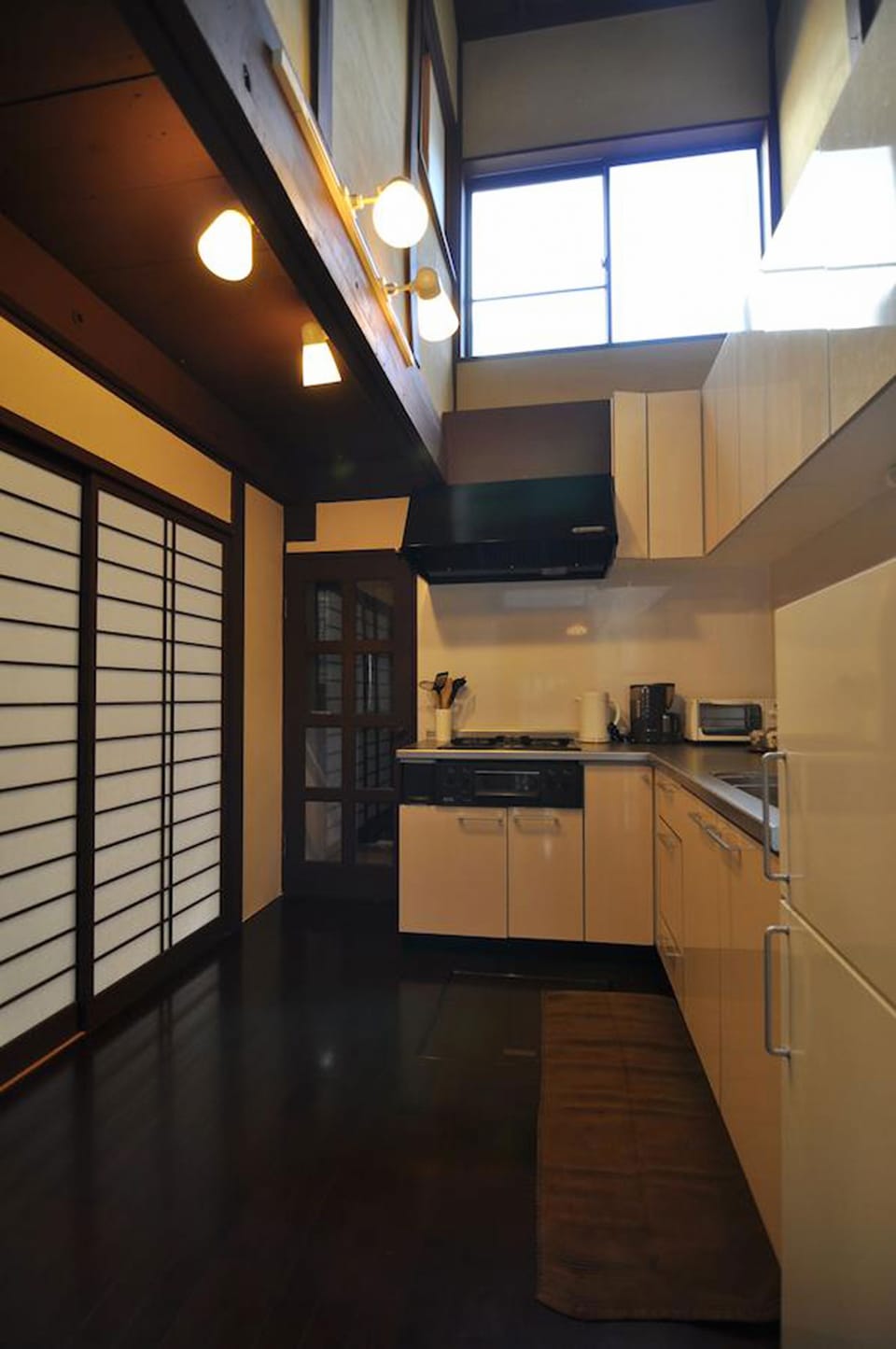 Traditional Townhome, 2 Bedrooms | Private kitchen | Fridge, microwave, oven, stovetop