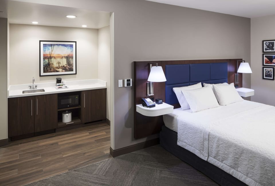 Premium bedding, in-room safe, desk, laptop workspace