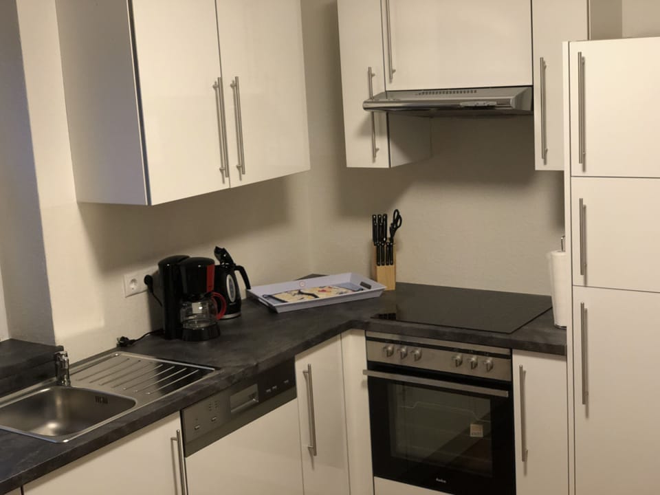 Luxury Condo, 2 Bedrooms, Non Smoking, Kitchen | Private kitchen | Full-size fridge, microwave, oven, stovetop