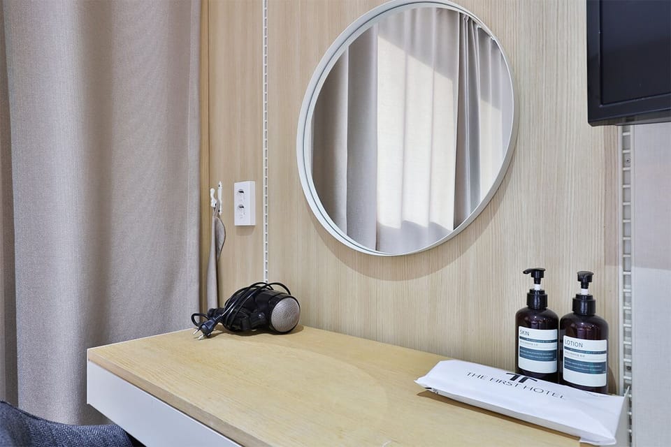 Deluxe Twin Room | Desk, soundproofing, free WiFi, bed sheets