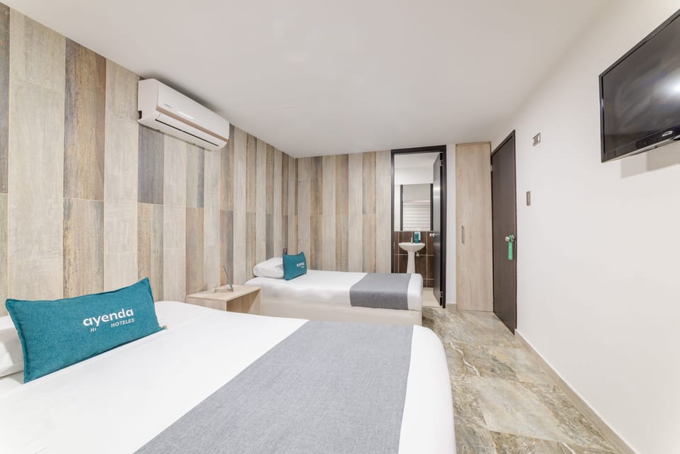 Twin Room | Hypo-allergenic bedding, in-room safe, desk, free WiFi