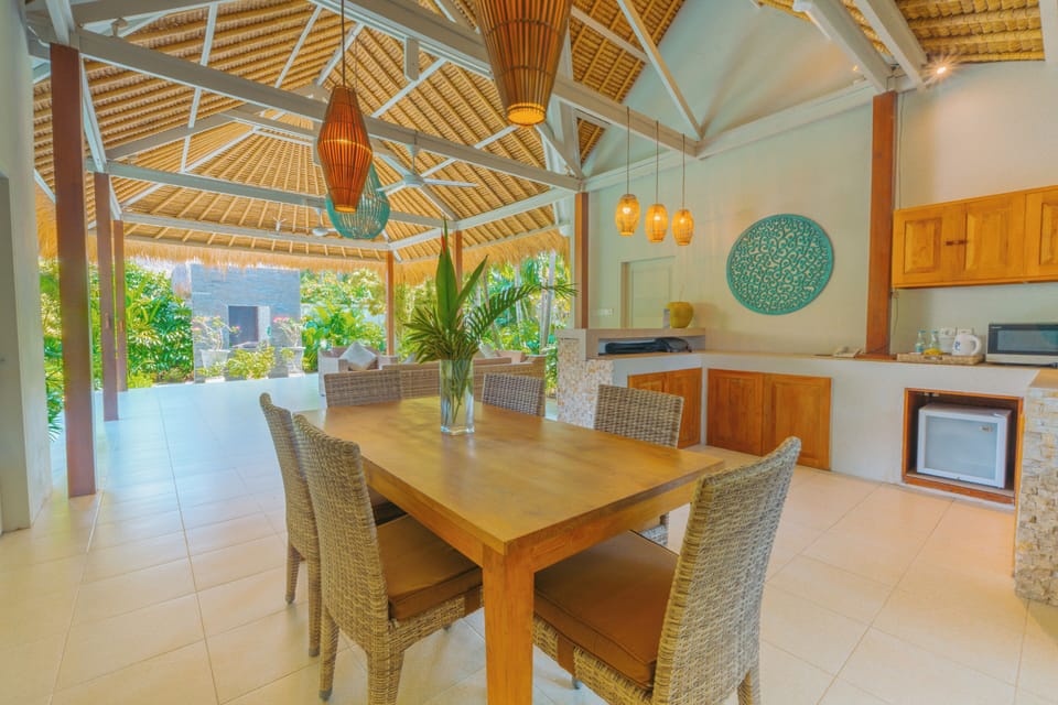 Villa, 2 Bedrooms | In-room dining