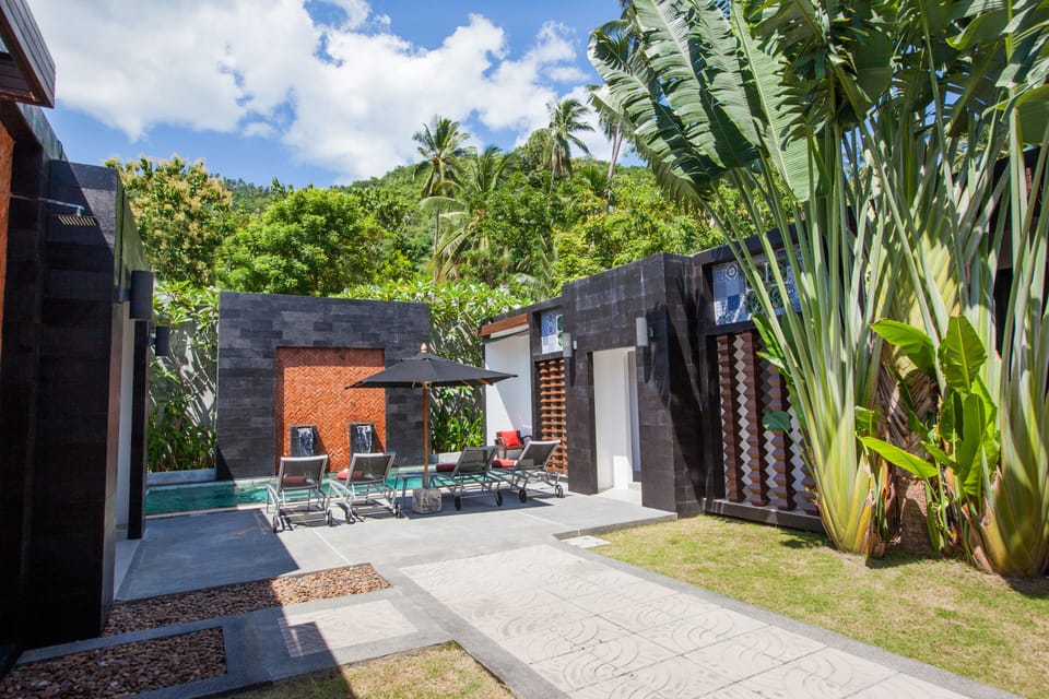 4 Bedroom Private Pool Villa | Garden view