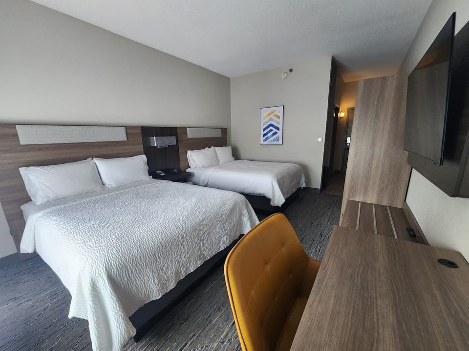 Desk, iron/ironing board, WiFi (free), bed sheets