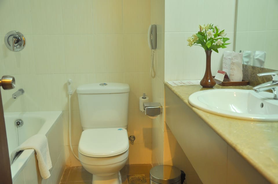 Ramada by Wyndham Katunayake Colombo International Airport Hotel in Negombo