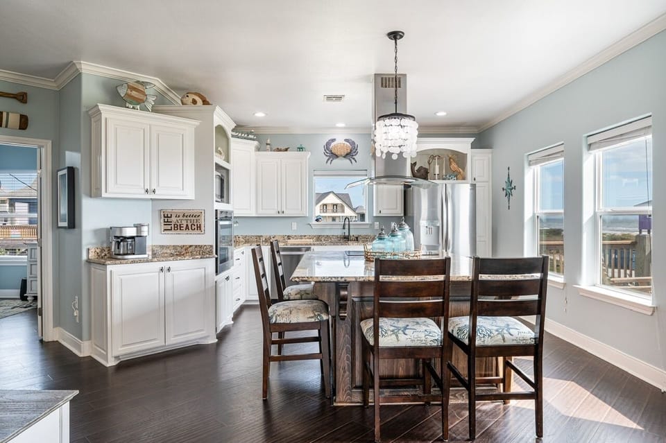 House, 2 Bedrooms | Private kitchen | Fridge, microwave, oven, dishwasher