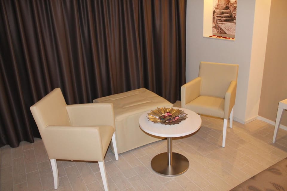 Minibar, in-room safe, desk, blackout drapes
