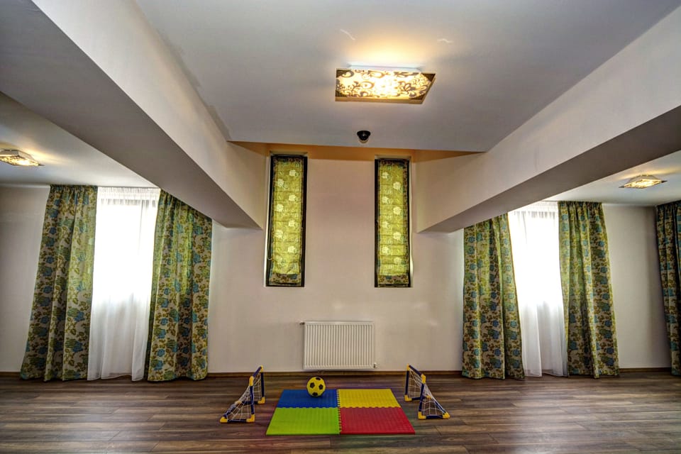 Poiana Viselor Bed and Breakfast in Brașov County