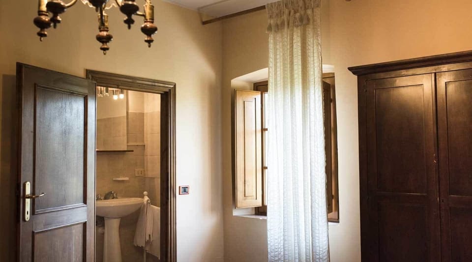 Elite Double or Twin Room, 1 Bedroom | Bathroom sink