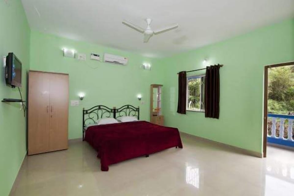 Deluxe Room, Smoking | Rollaway beds