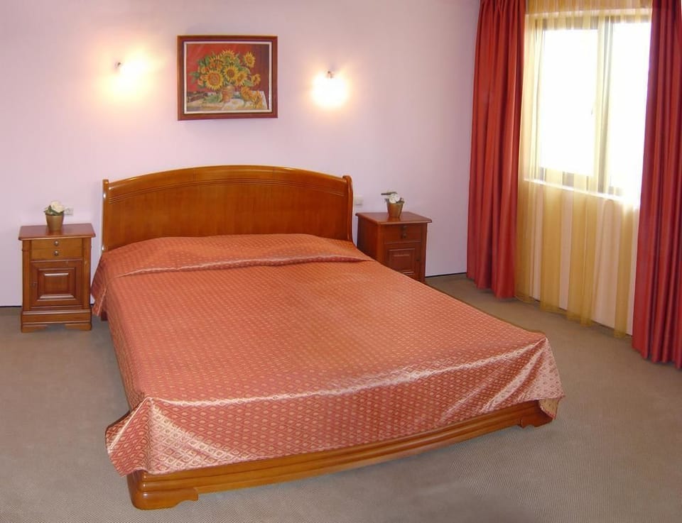 Free cribs/infant beds, WiFi