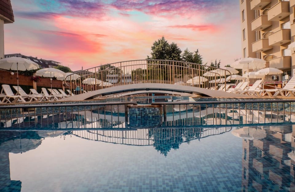 Indoor pool, 2 outdoor pools, pool umbrellas, sun loungers