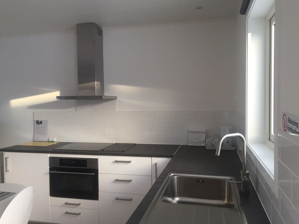 Superior Studio Suite, 1 Bedroom, Kitchen, Ground Floor | Private kitchen | Coffee/tea maker, fridge, microwave, oven