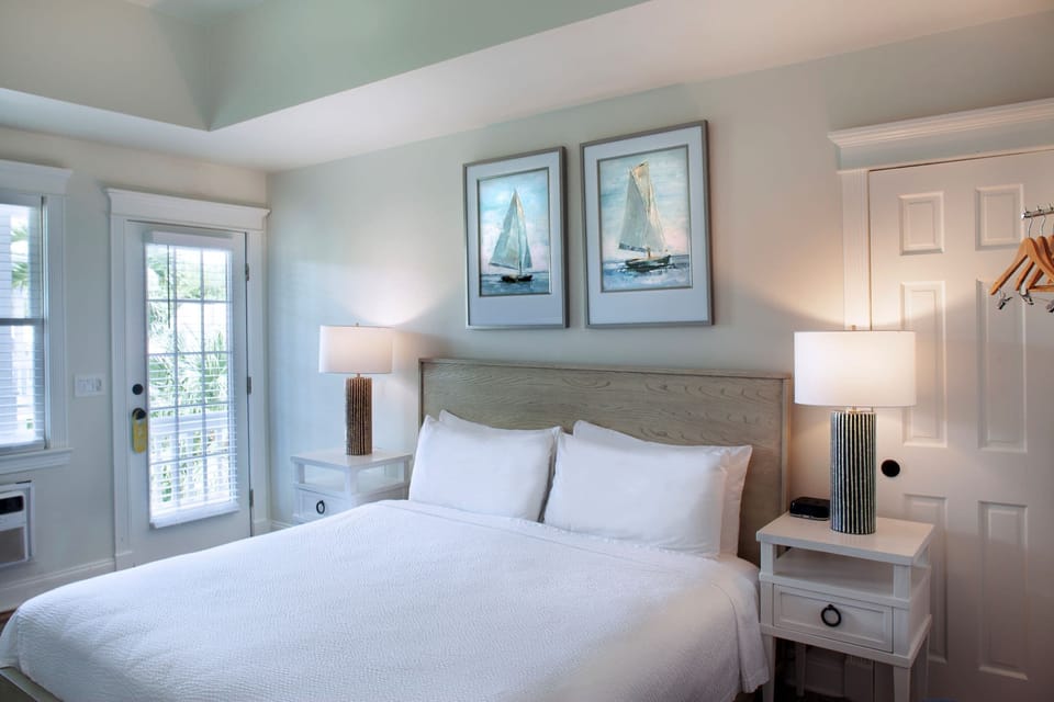Standard Room, 1 King Bed - Newly Remodeled | Iron/ironing board, free WiFi, bed sheets