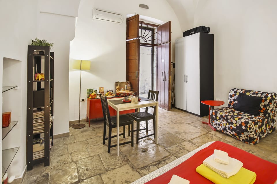 Family Studio | 1 bedroom, minibar, WiFi (free), bed sheets