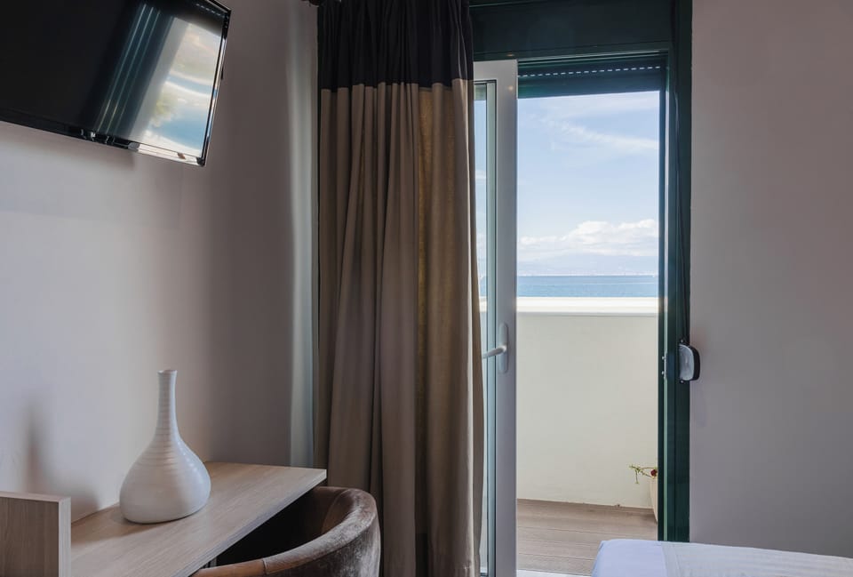 Economy Room, Ground Floor | In-room safe, desk, soundproofing, free cribs/infant beds