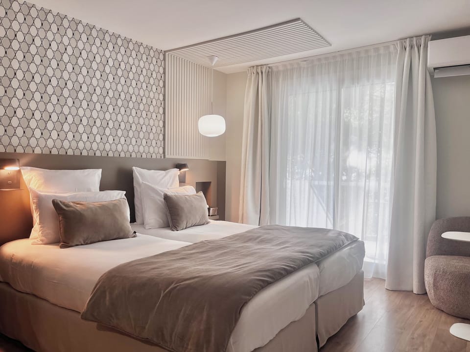 Classic Double or Twin Room | Premium bedding, minibar, in-room safe, desk