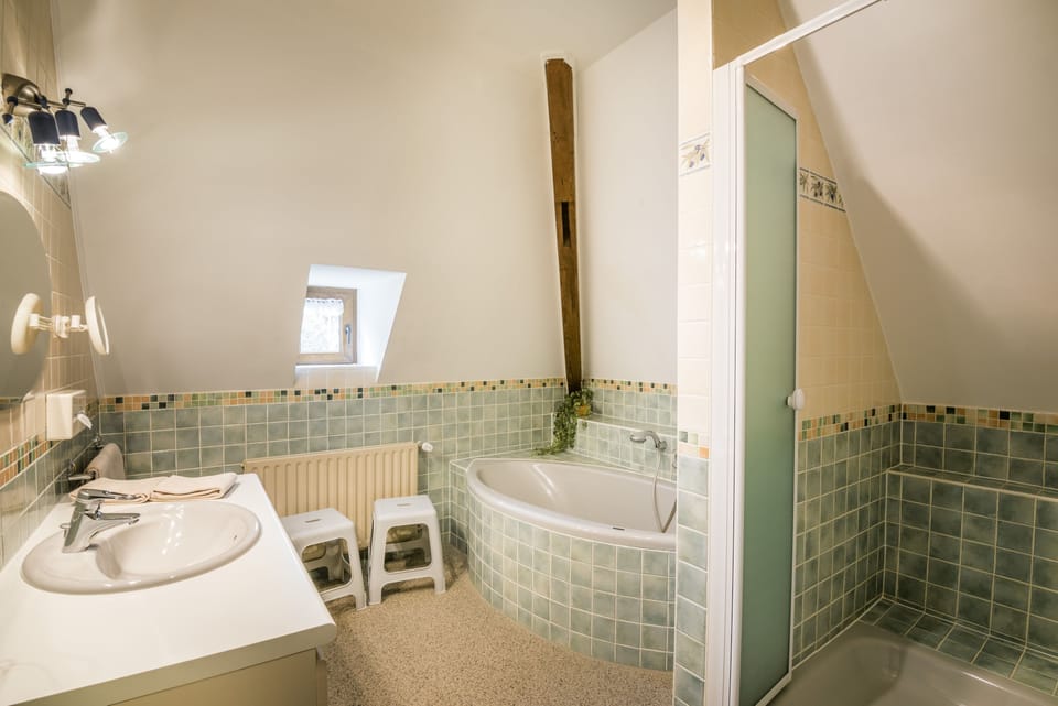 Free toiletries, towels