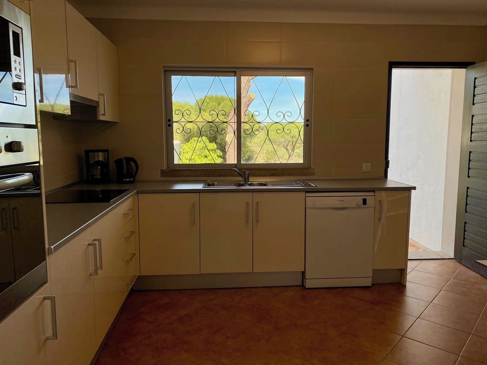 Villa, 2 Bedrooms | Private kitchen | Full-size fridge, microwave, stovetop, dishwasher