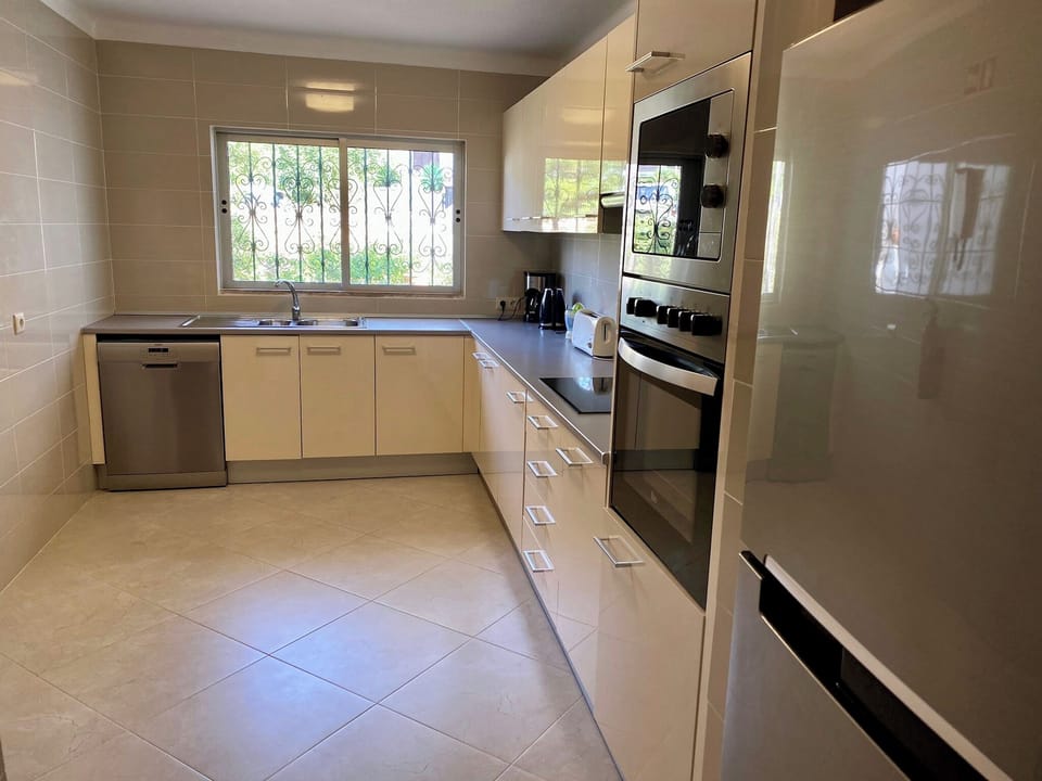 Villa, 3 Bedrooms | Private kitchen | Full-size fridge, microwave, stovetop, dishwasher
