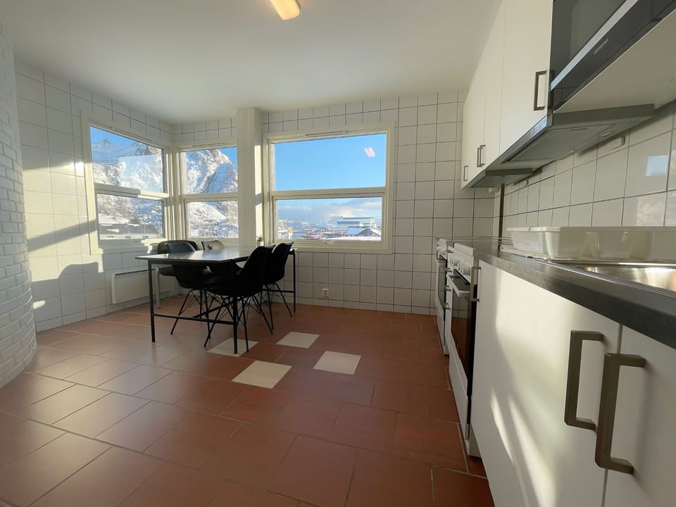 43-inch flat-screen TV with satellite channels, TV