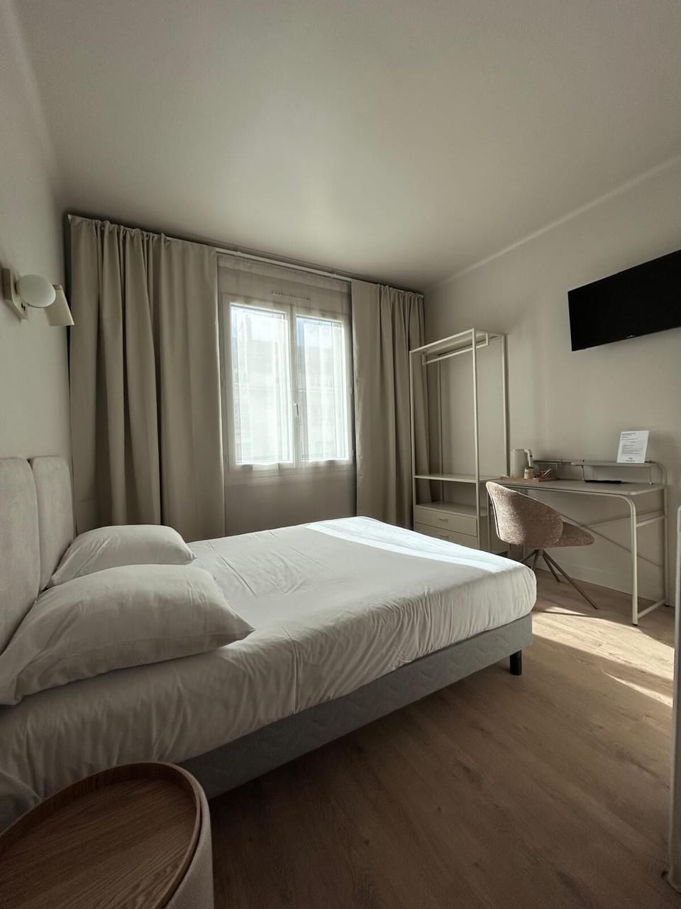 Desk, blackout drapes, free WiFi, bed sheets