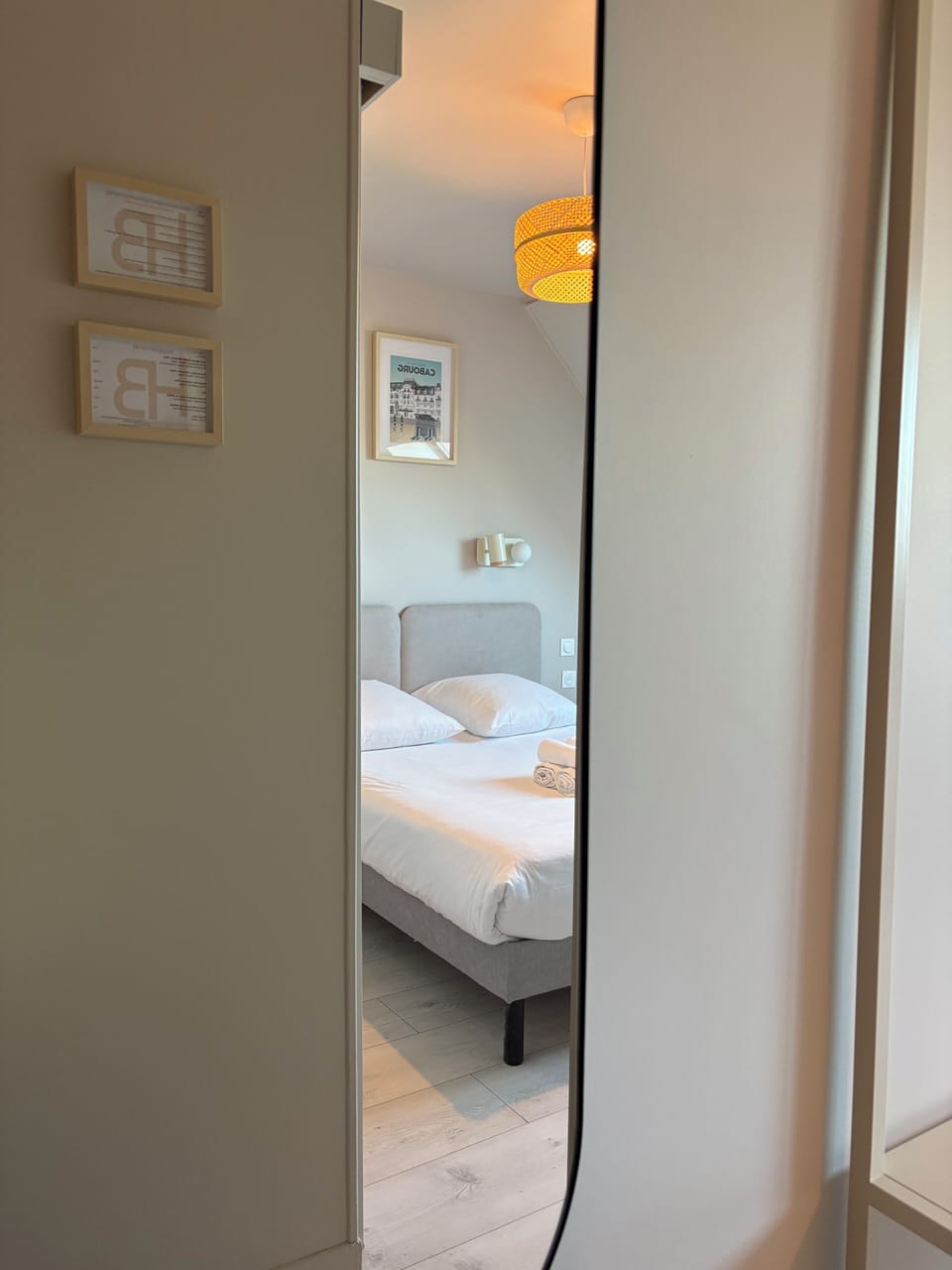 Standard Triple Room with Shower | Desk, blackout drapes, free WiFi, bed sheets