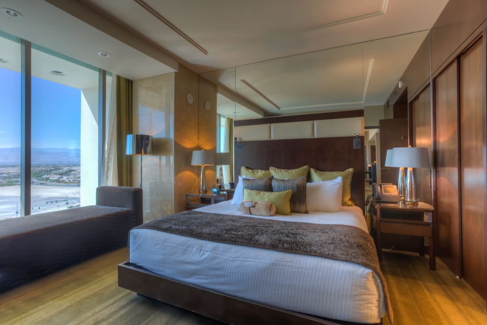 Premium bedding, in-room safe, desk, blackout drapes